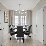 Villa Eastern Edge By Homie