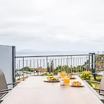 Villa Eastern Edge By Homie *